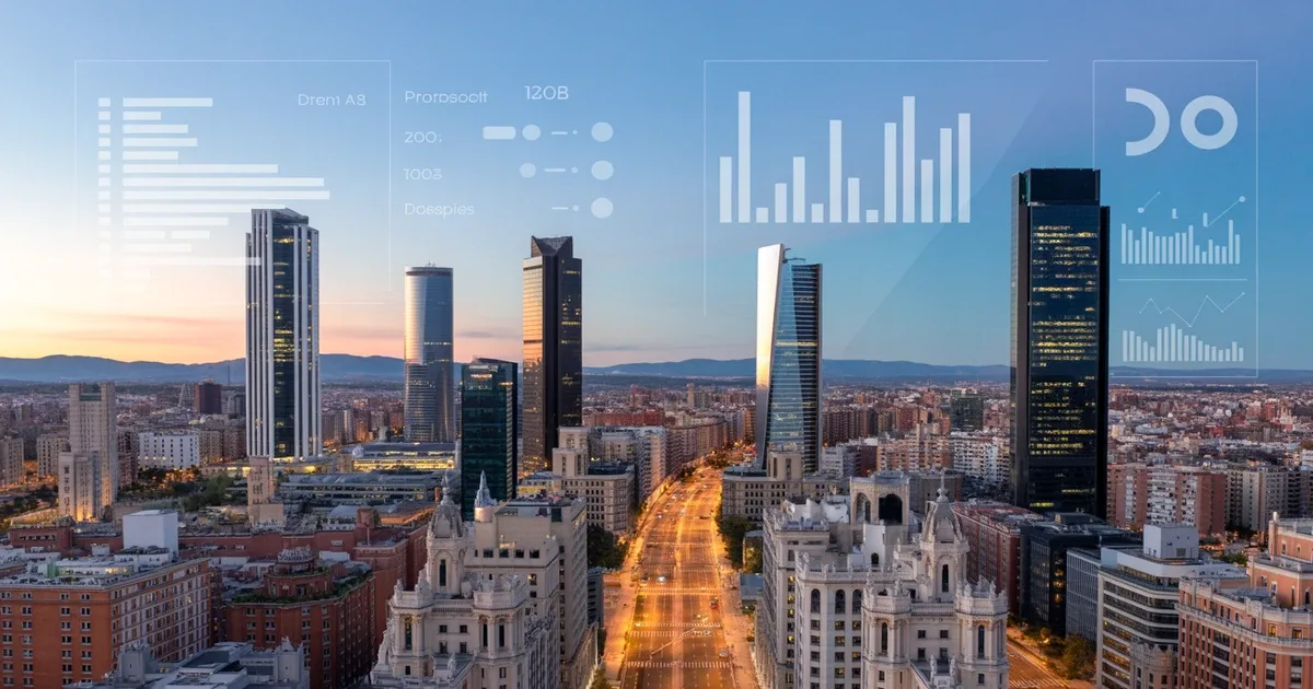 Skyline de Madrid con las Cuatro Torres y elementos de marketing digital superpuestos